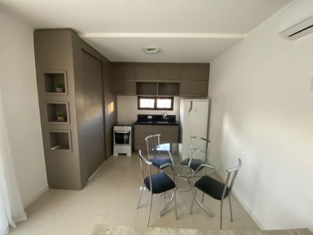 Apartamento 1 quarto e 1 banheiro, para alugar, no bairro Centro em Londrina