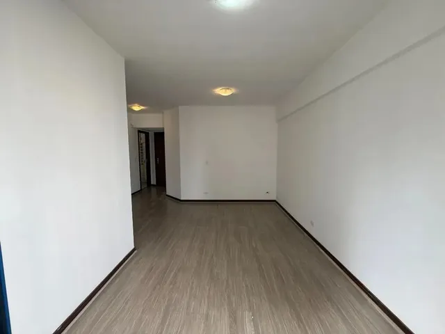 Apartamento 3 quartos e 2 banheiros, para alugar, no bairro Bigorrilho em Curitiba