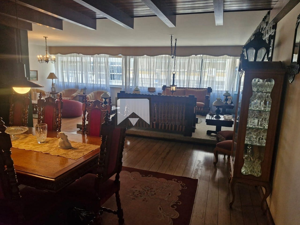 Apartamento à venda com 4 quartos, 220m² - Foto 1