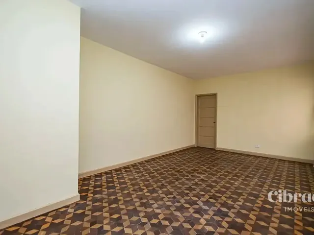 Apartamento 3 quartos e 1 banheiro, para alugar, no bairro Centro em Curitiba