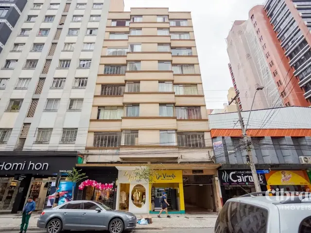 Apartamento 3 quartos e 1 banheiro, para alugar, no bairro Centro em Curitiba