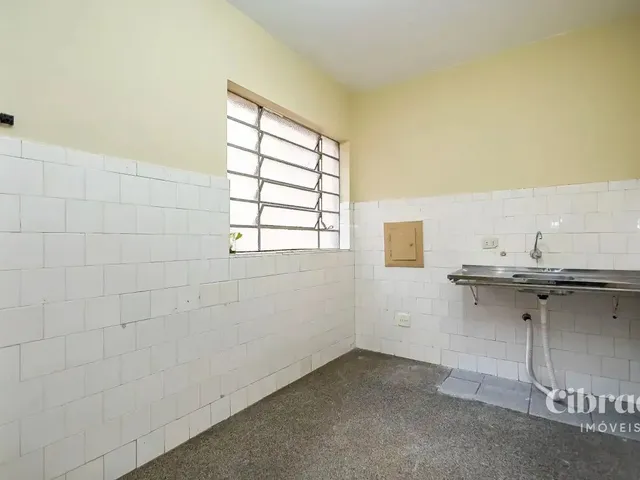 Apartamento 3 quartos e 1 banheiro, para alugar, no bairro Centro em Curitiba