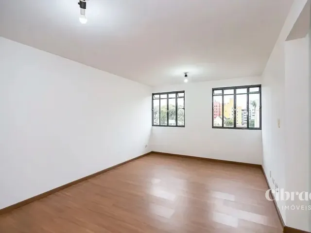 Apartamento 3 quartos e 1 banheiro, para alugar, no bairro Portão em Curitiba
