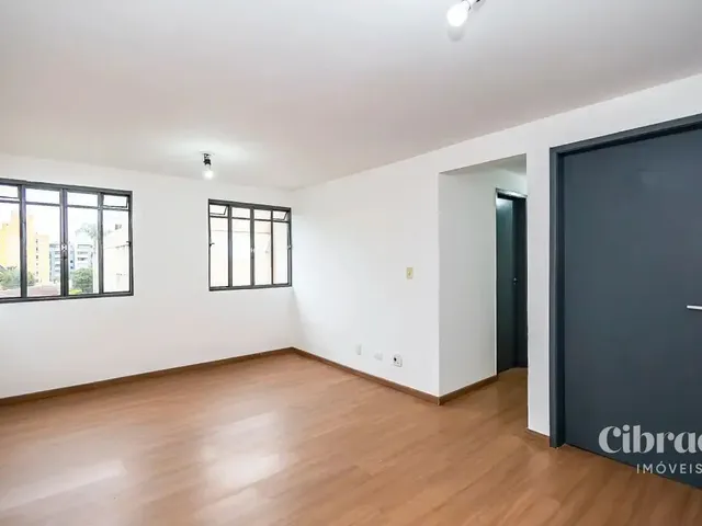 Apartamento 3 quartos e 1 banheiro, para alugar, no bairro Portão em Curitiba