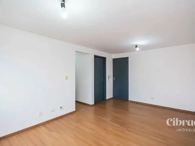 Apartamento 3 quartos e 1 banheiro, para alugar, no bairro Portão em Curitiba
