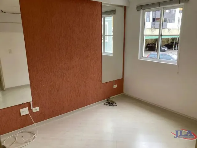 Apartamento 2 quartos e 1 banheiro, para alugar, no bairro Cabral em Curitiba