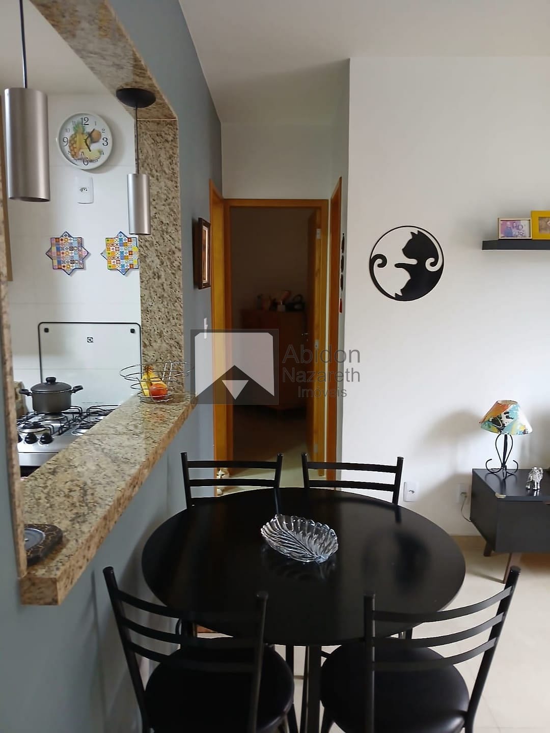 Apartamento à venda com 2 quartos, 70m² - Foto 1