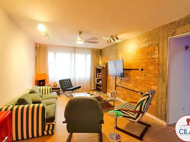 Apartamento 3 quartos e 2 banheiros, à venda, no bairro Centro em Curitiba