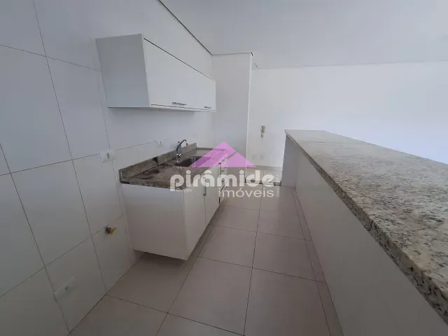 Apartamento com 150m² 3 quartos e 3 banheiros, para alugar, no bairro Centro em Caraguatatuba