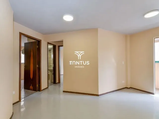 Apartamento 2 quartos e 1 banheiro, para alugar, no bairro Alto da Glória em Curitiba