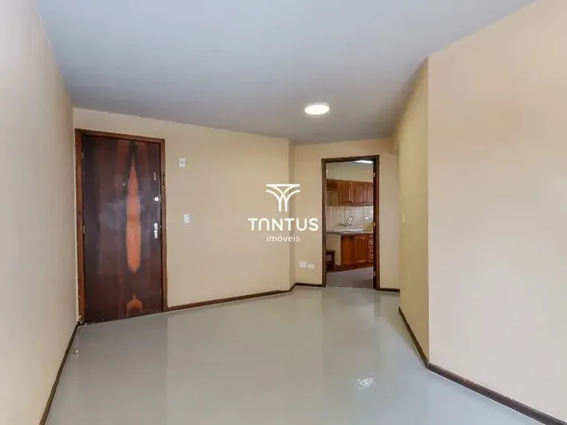 Apartamento 2 quartos e 1 banheiro, para alugar, no bairro Alto da Glória em Curitiba