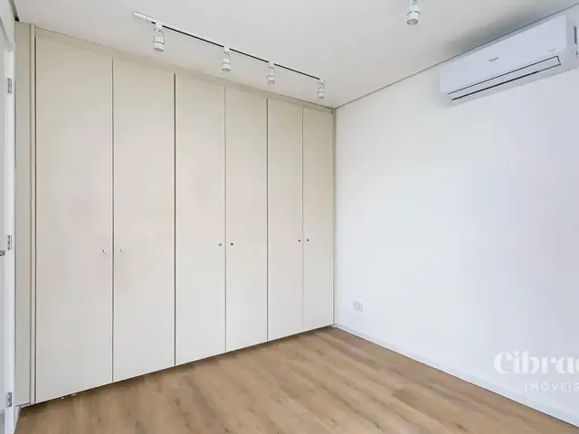 Apartamento 1 quarto e 1 banheiro, para alugar, no bairro Centro Cívico em Curitiba