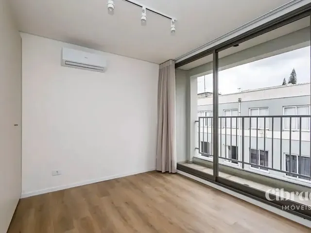Apartamento 1 quarto e 1 banheiro, para alugar, no bairro Centro Cívico em Curitiba