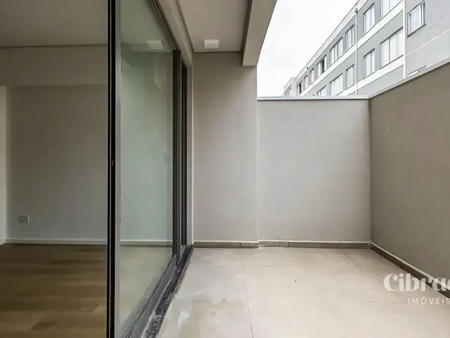 Apartamento 1 quarto e 1 banheiro, para alugar, no bairro Centro Cívico em Curitiba
