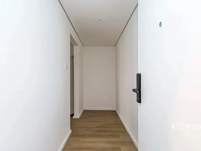 Apartamento 1 quarto e 1 banheiro, para alugar, no bairro Centro Cívico em Curitiba