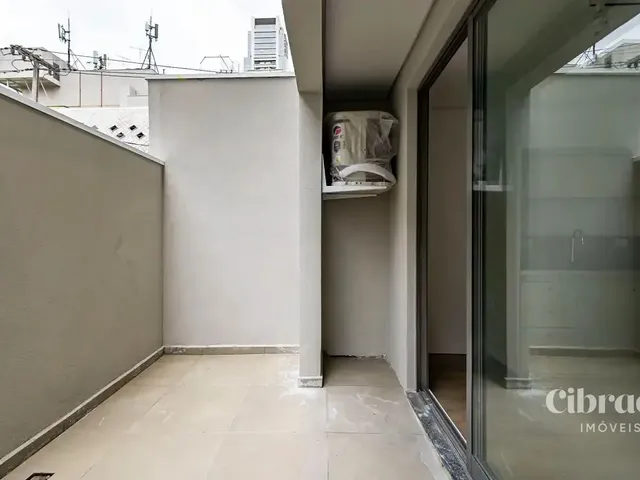 Apartamento 1 quarto e 1 banheiro, para alugar, no bairro Centro Cívico em Curitiba