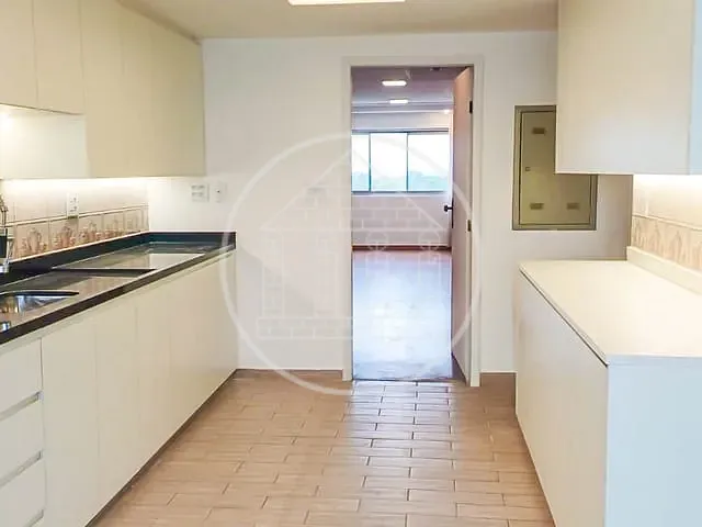 Apartamento com 180m² 4 quartos e 5 banheiros, à venda, no bairro Cidade Dutra em São Paulo