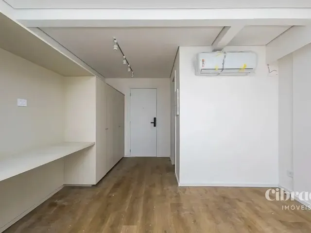 Apartamento 1 quarto e 1 banheiro, para alugar, no bairro Centro Cívico em Curitiba