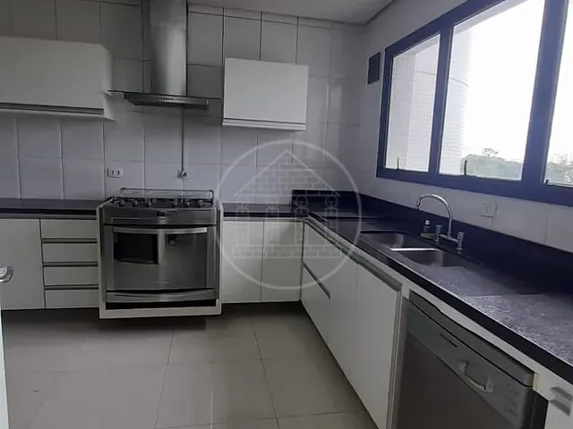 Apartamento com 440m² 4 quartos e 7 banheiros, à venda ou para alugar, no bairro Santo Amaro em São Paulo