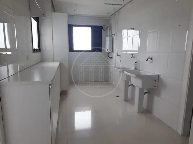 Apartamento com 440m² 4 quartos e 7 banheiros, à venda ou para alugar, no bairro Santo Amaro em São Paulo