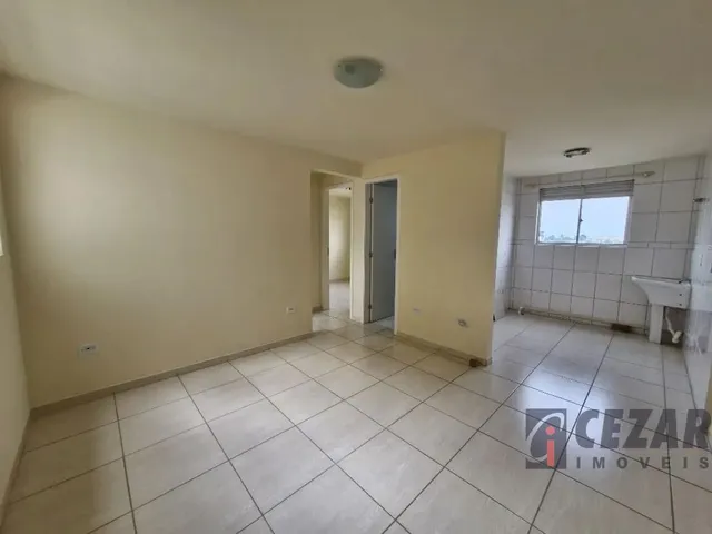 Apartamento 2 quartos e 1 banheiro, para alugar, no bairro Santa Cândida em Curitiba
