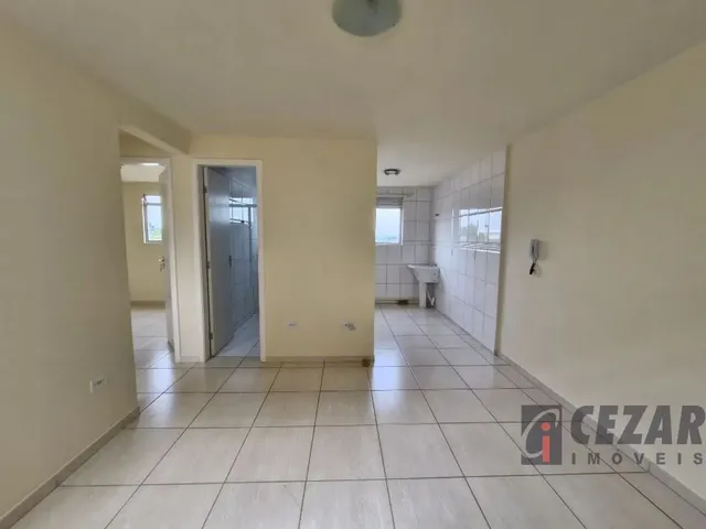 Apartamento 2 quartos e 1 banheiro, para alugar, no bairro Santa Cândida em Curitiba