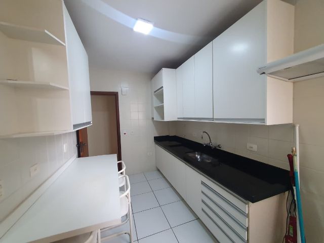 Apartamento 3 quartos e 3 banheiros, para alugar, no bairro Centro em Londrina