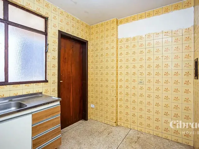 Apartamento 2 quartos e 1 banheiro, para alugar, no bairro Centro em Curitiba