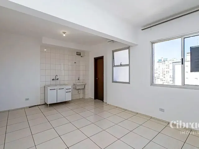Apartamento 1 quarto e 1 banheiro, para alugar, no bairro Centro em Curitiba