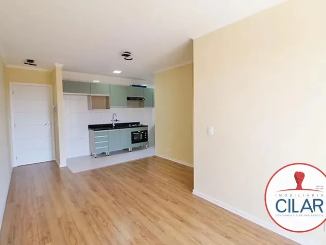 Apartamento 3 quartos e 1 banheiro, para alugar, no bairro Campo Comprido em Curitiba