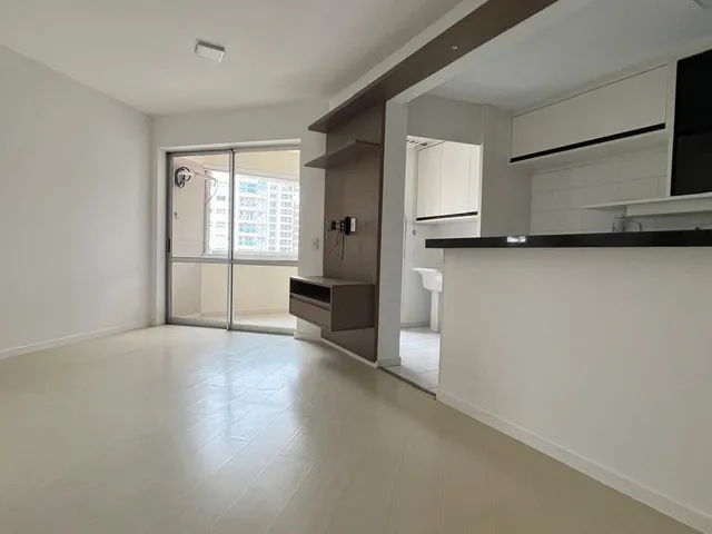 Apartamento 3 quartos e 2 banheiros, para alugar, no bairro Gleba Fazenda Palhano em Londrina