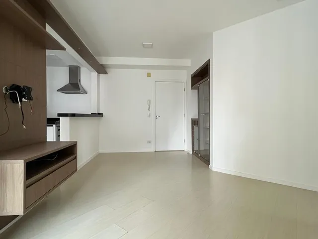 Apartamento 3 quartos e 2 banheiros, para alugar, no bairro Gleba Fazenda Palhano em Londrina