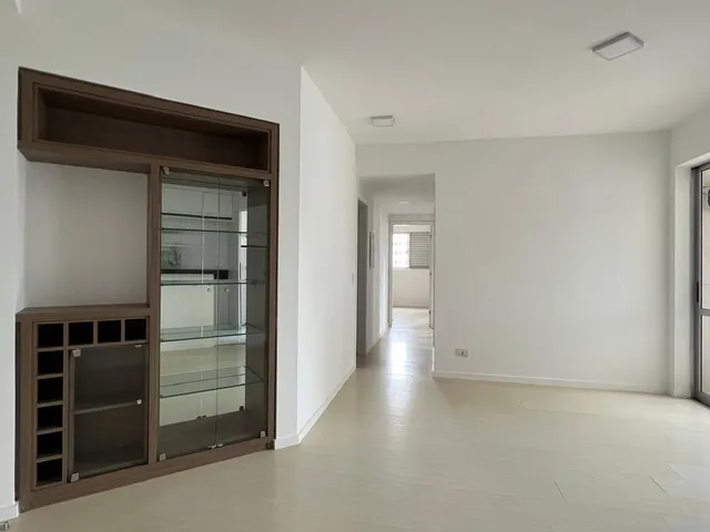 Apartamento 3 quartos e 2 banheiros, para alugar, no bairro Gleba Fazenda Palhano em Londrina