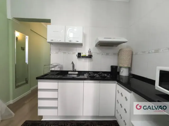 Apartamento 1 quarto e 1 banheiro, para alugar, no bairro Centro em Curitiba
