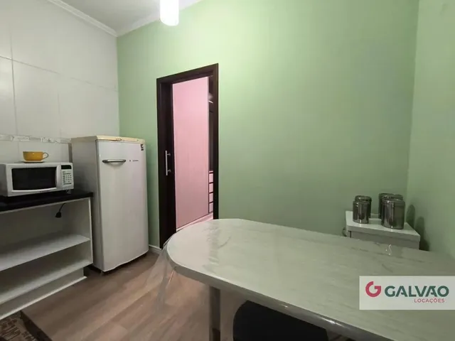 Apartamento 1 quarto e 1 banheiro, para alugar, no bairro Centro em Curitiba