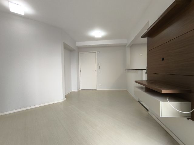 Apartamento com 107m² 3 quartos e 2 banheiros, para alugar, no bairro Andrade em Londrina