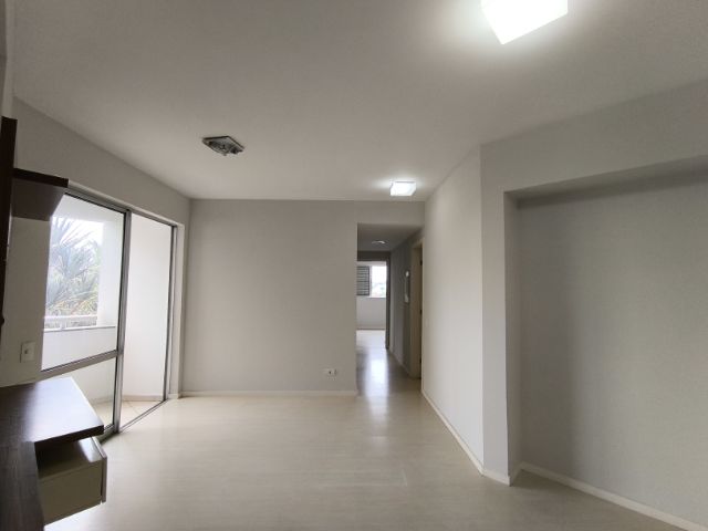 Apartamento com 107m² 3 quartos e 2 banheiros, para alugar, no bairro Andrade em Londrina