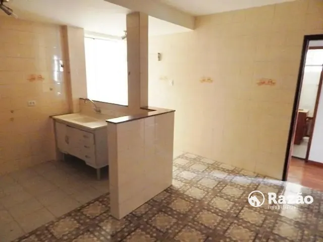Apartamento 3 quartos e 1 banheiro, para alugar, no bairro Rebouças em Curitiba