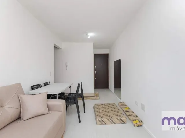 Apartamento 1 quarto e 1 banheiro, para alugar, no bairro Centro em Curitiba
