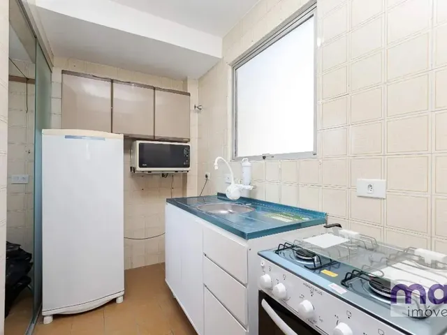Apartamento 1 quarto e 1 banheiro, para alugar, no bairro Centro em Curitiba