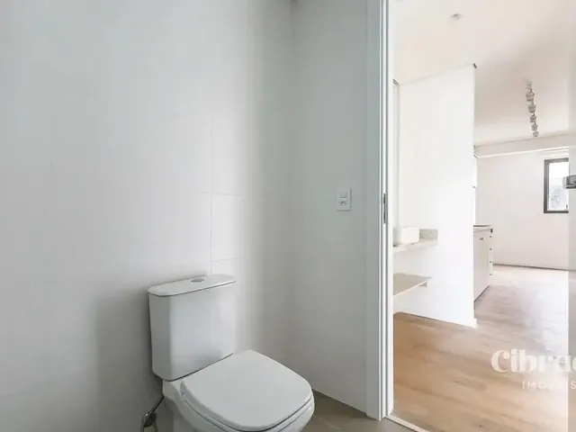 Apartamento 1 quarto e 1 banheiro, para alugar, no bairro Centro Cívico em Curitiba