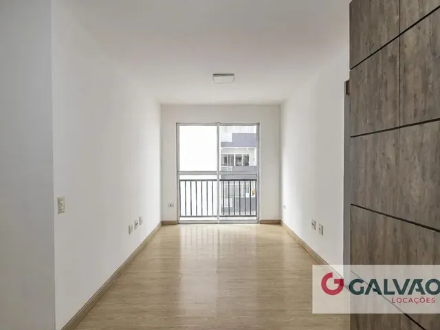 Apartamento 2 quartos e 1 banheiro, para alugar, no bairro Vila Izabel em Curitiba