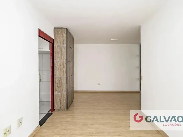 Apartamento 2 quartos e 1 banheiro, para alugar, no bairro Vila Izabel em Curitiba