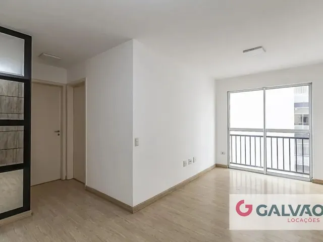 Apartamento 2 quartos e 1 banheiro, para alugar, no bairro Vila Izabel em Curitiba