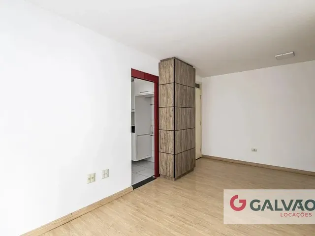 Apartamento 2 quartos e 1 banheiro, para alugar, no bairro Vila Izabel em Curitiba
