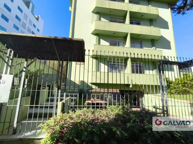 Apartamento 3 quartos e 1 banheiro, para alugar, no bairro Água Verde em Curitiba