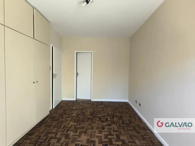 Apartamento 3 quartos e 1 banheiro, para alugar, no bairro Água Verde em Curitiba