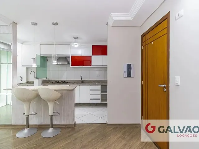 Apartamento 2 quartos e 1 banheiro, para alugar, no bairro Bacacheri em Curitiba