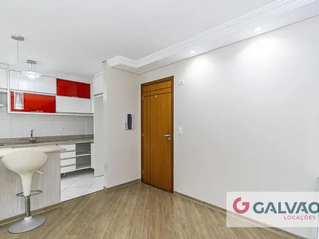 Apartamento 2 quartos e 1 banheiro, para alugar, no bairro Bacacheri em Curitiba