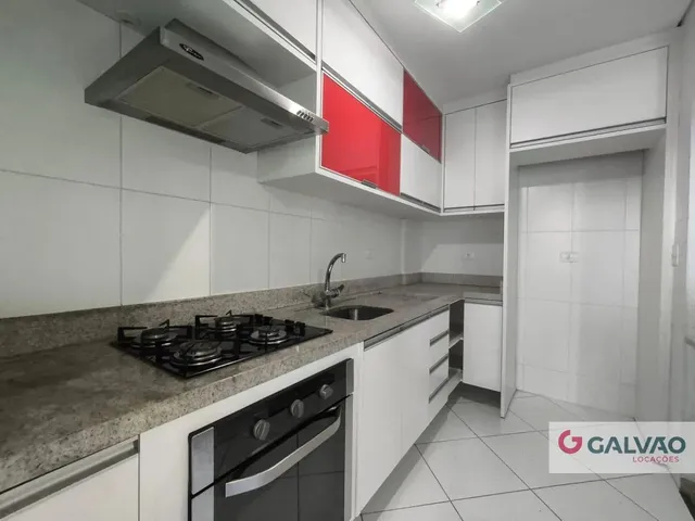 Apartamento 2 quartos e 1 banheiro, para alugar, no bairro Bacacheri em Curitiba